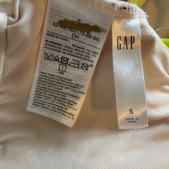 Gap swimsuit one piece small - Picture 2 of 2